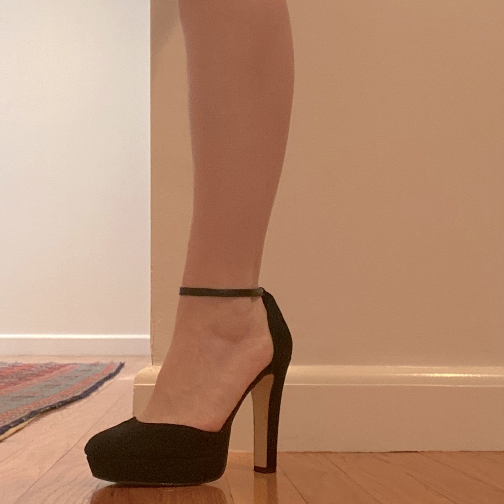 Sexy Black Suede Pumps